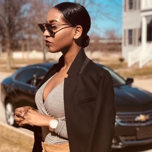 Meet your Posher, Paris